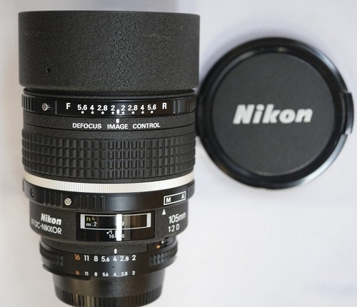 Nikon 105 f - dc, f/2.0d